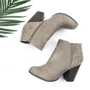 Fergalicious Punch Ankle Boots Booties Doe Tan 10